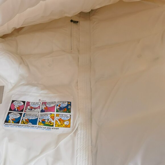 Lightweight Short Simple Moncler Down Jacket - Picture 9 of 10